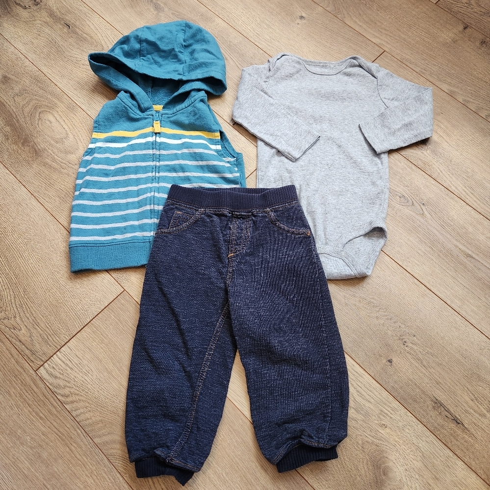 18m Carter's Vest Outfit Set - Picture 2 of 3